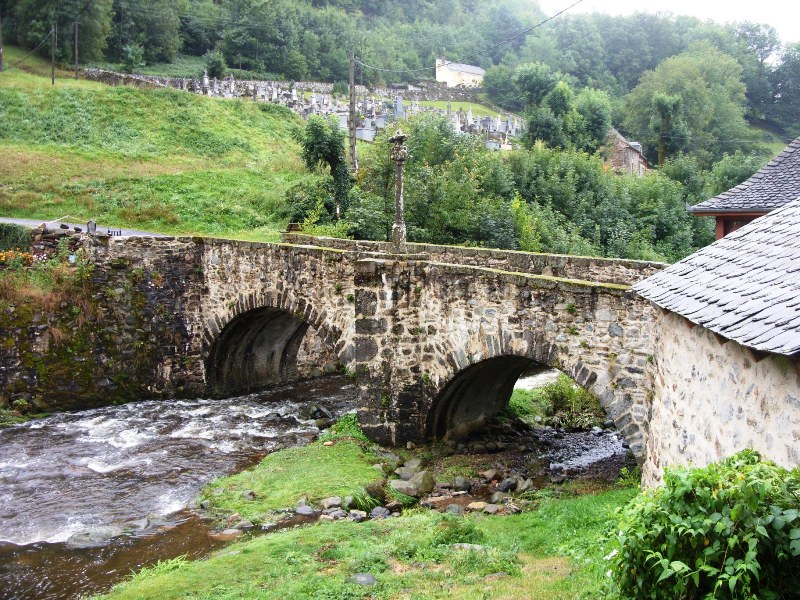 Le Pont des Pèlerines over de Boralde
